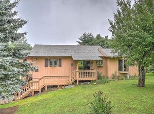106 Orchard Ln, Roan Mountain, TN 37687