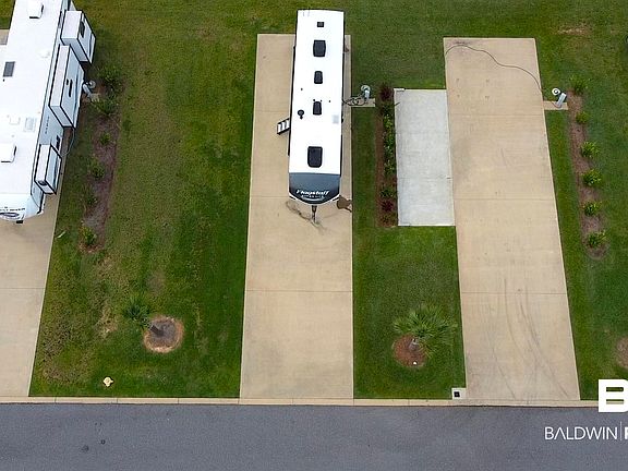 5th image of 717 Vacation Cir