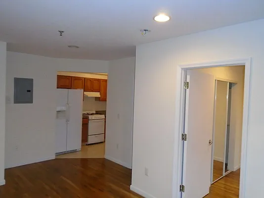 Rented by 18 REALTY | media 12