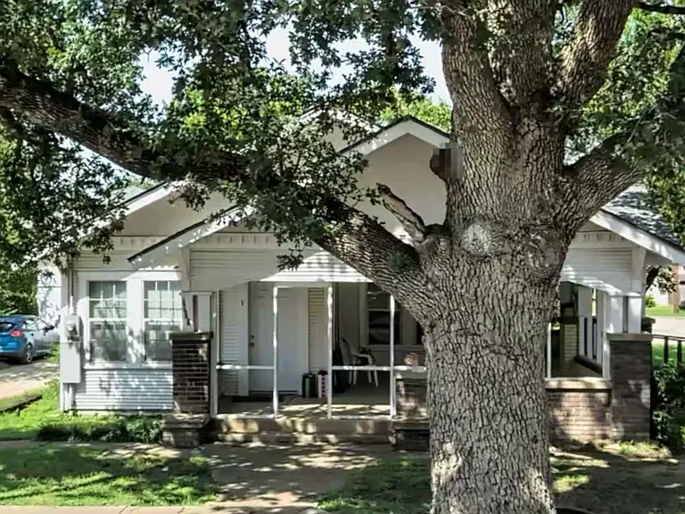 1820 Austin Ave #1 — Photo 1