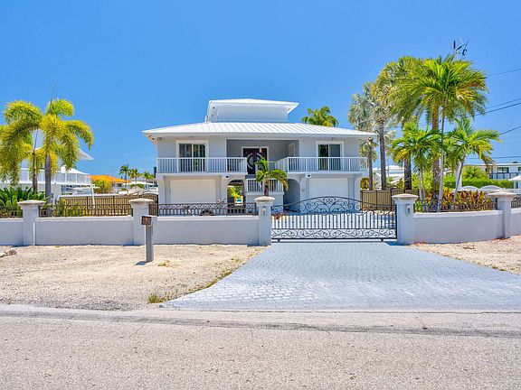 2nd image of 437 Laguna Ave