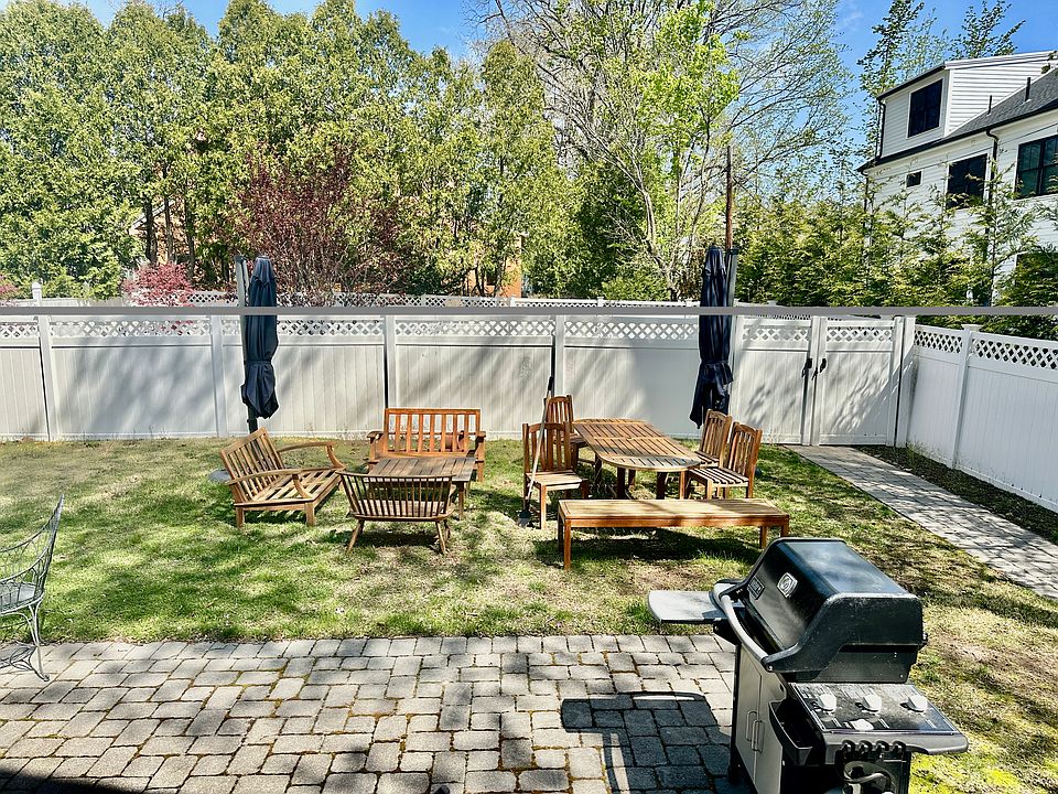 1st image of 299 Cabot St #2