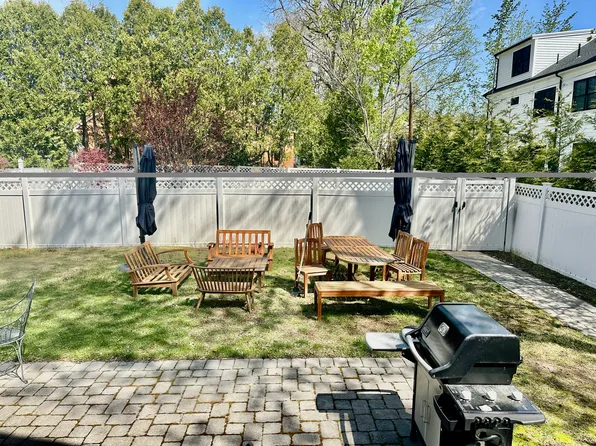 299 Cabot St #2, Newton, MA 02460