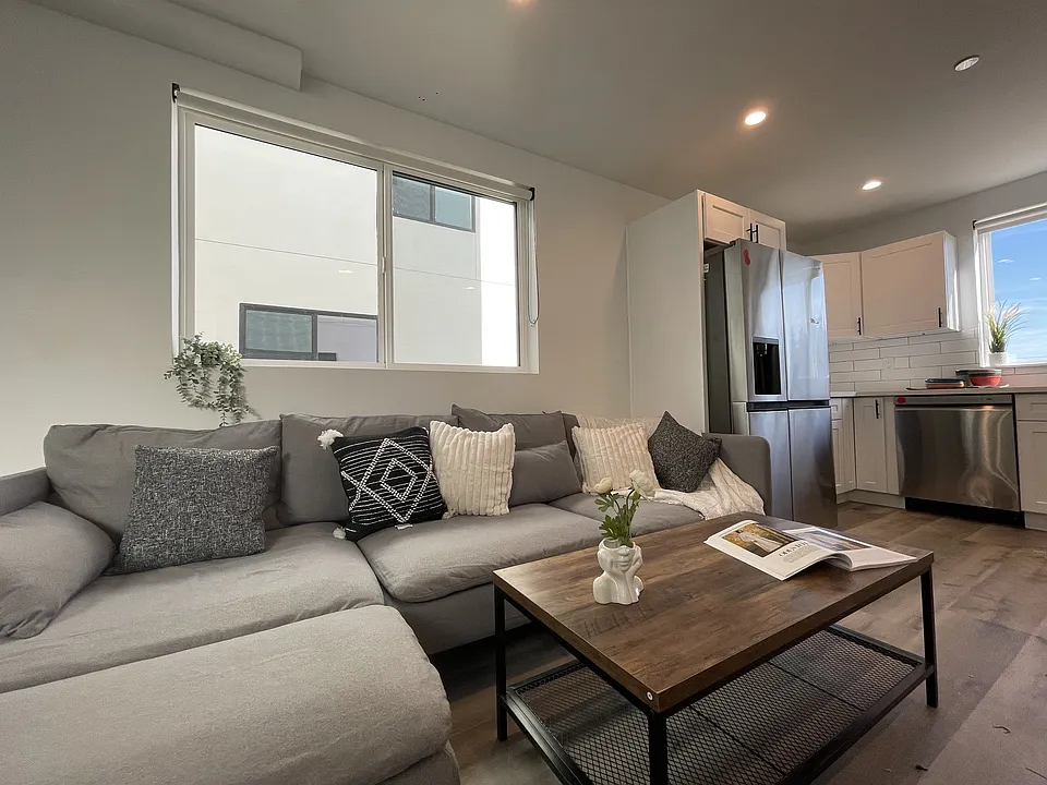 3001 Van Buren Pl