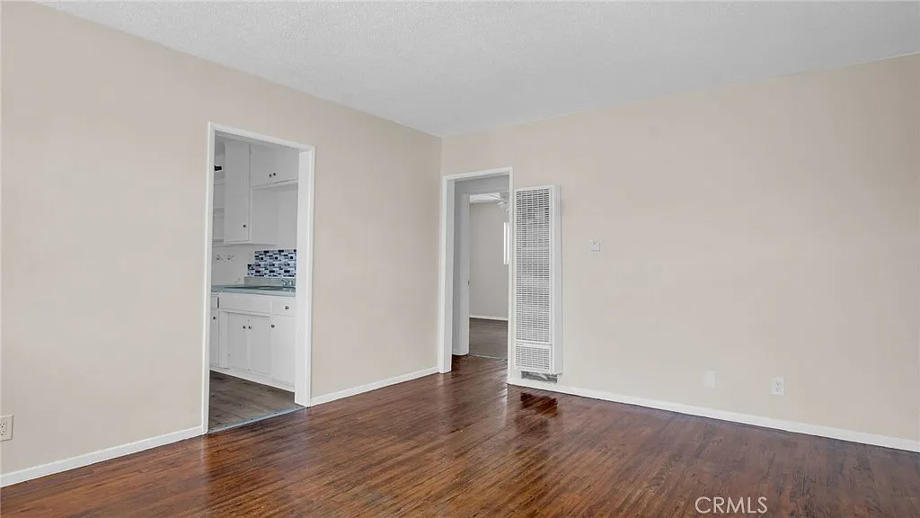 2 bed, 650 sqft, $1,900 — Photo 4