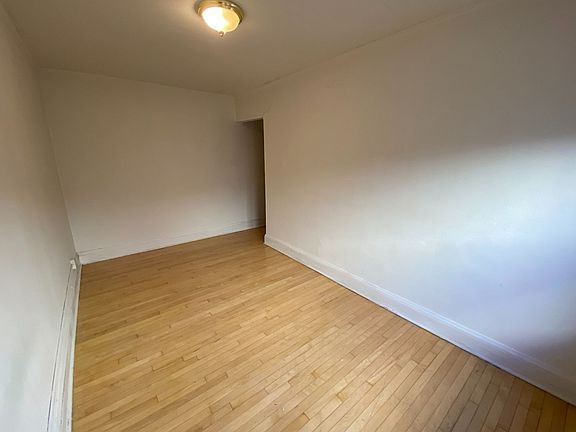 4th image of 5225 S Lake Dr APT 8