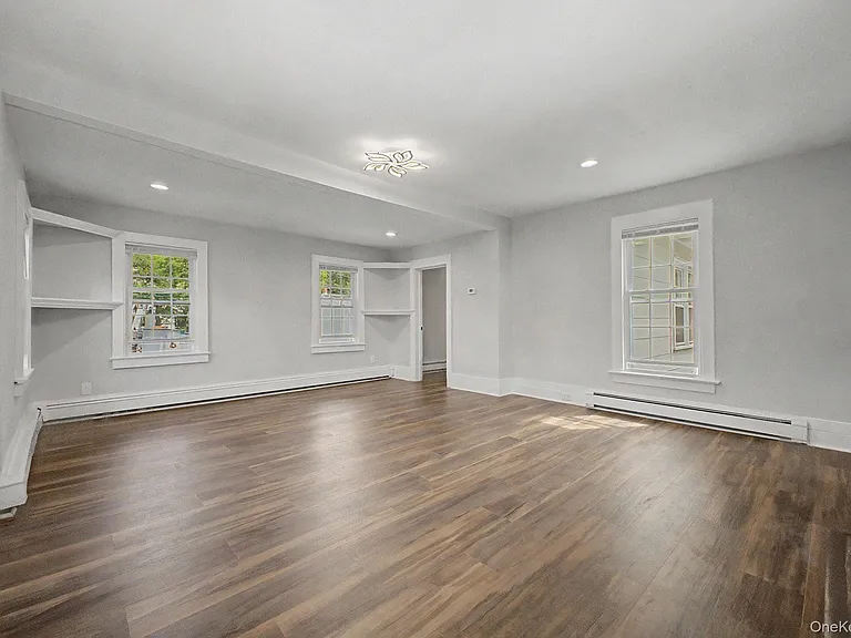 480 King St — Photo 4