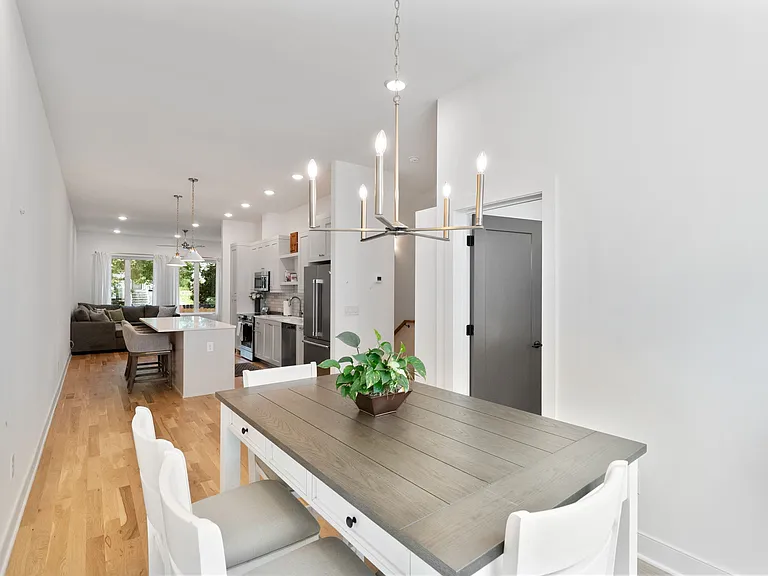 183 Moreland Ave SE #204 — Photo 8