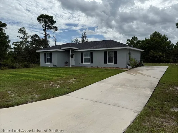 107 Elba Dr NE, Lake Placid, FL 33852