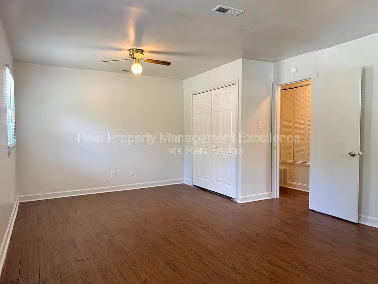 419 Walton St — Photo 15