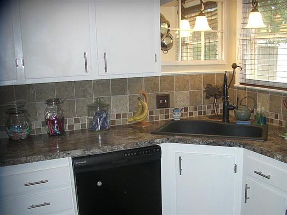 4th image of 1448 N Willis St