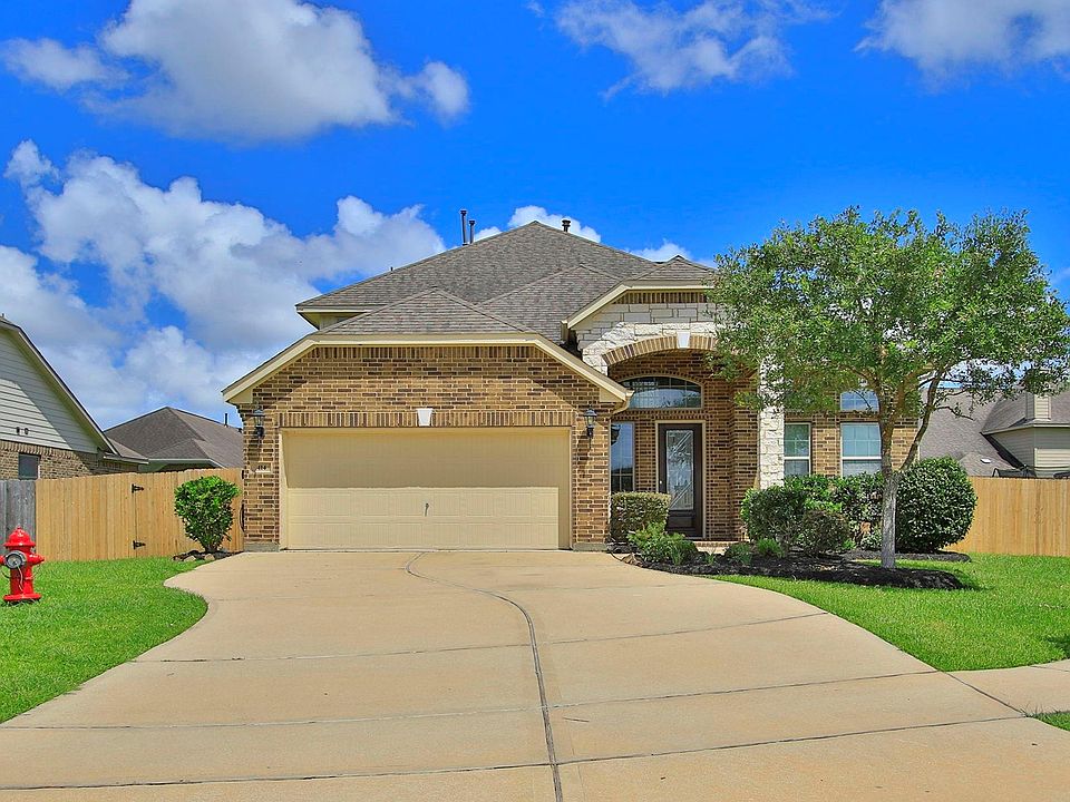 1st image of 414 Wood Forest Dr