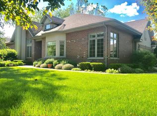 7 Shadow Creek Cir, Palos Heights, IL 60463