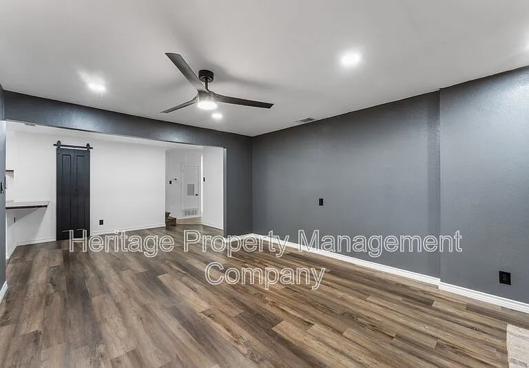 3614 Versailles Dr — Photo 12