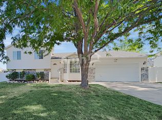 1206 W 1640 N, Clinton, UT 84015