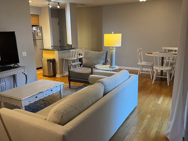 2045 N Larrabee St #7105 — Photo 6