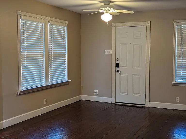 1509 Newton St — Photo 4