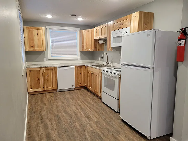 220 Church St — Photo 10