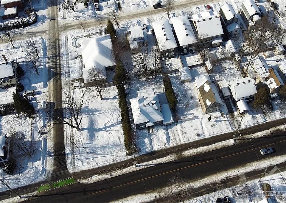 1st image of 582 Churchill Ave N