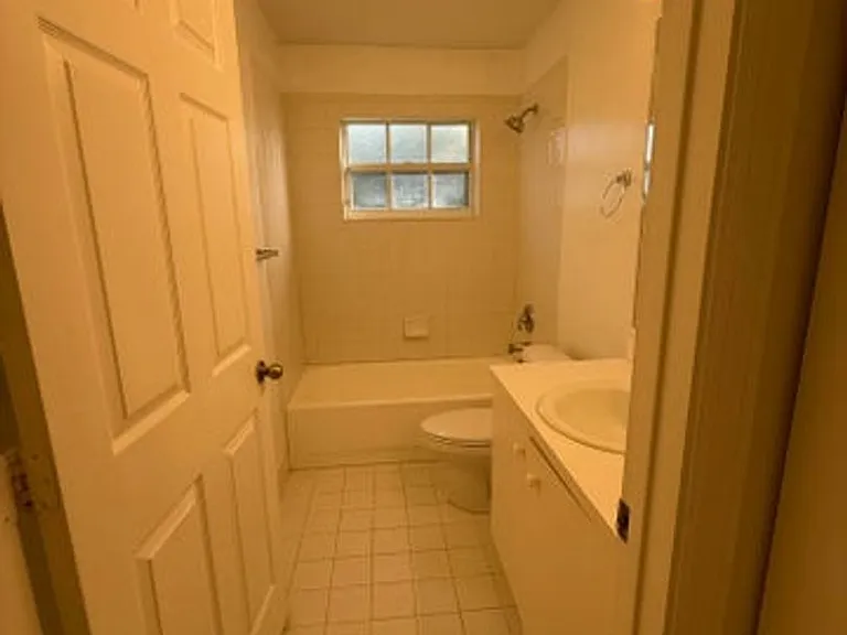 100 Cocoplum Cir — Photo 11