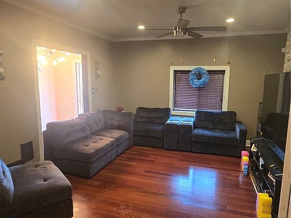 3rd image of 1003 Spring St