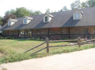 5715 S 1st St, Saint Joseph, MO 64504