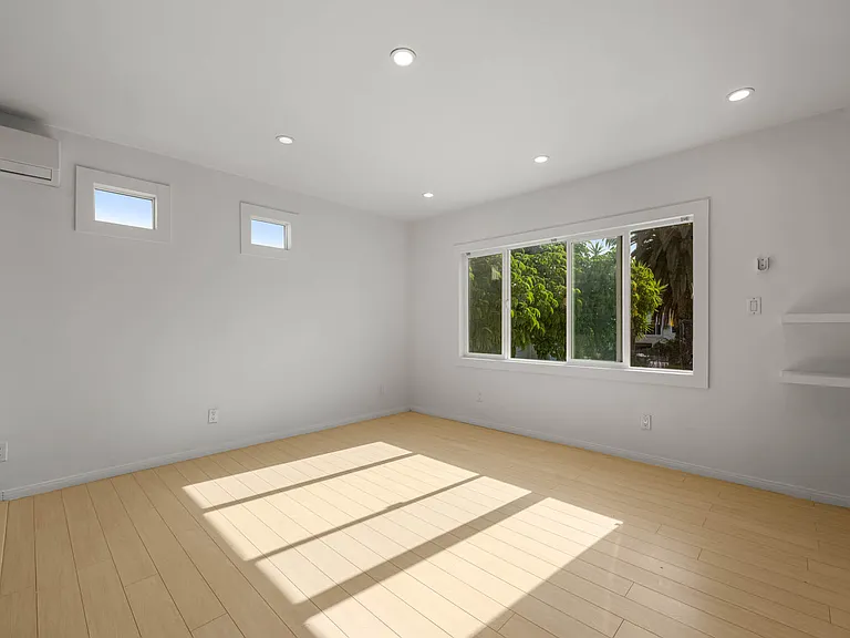 931 Gardner — Photo 12