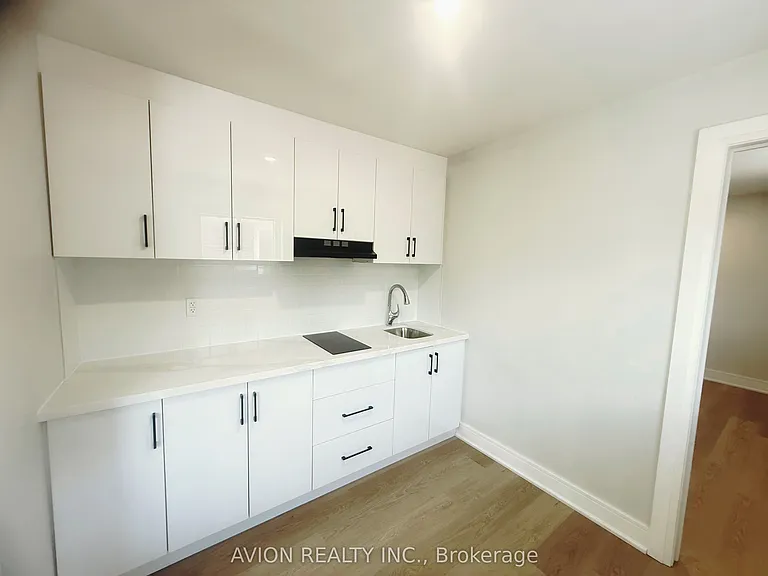 248 Fairglen Ave — Photo 6