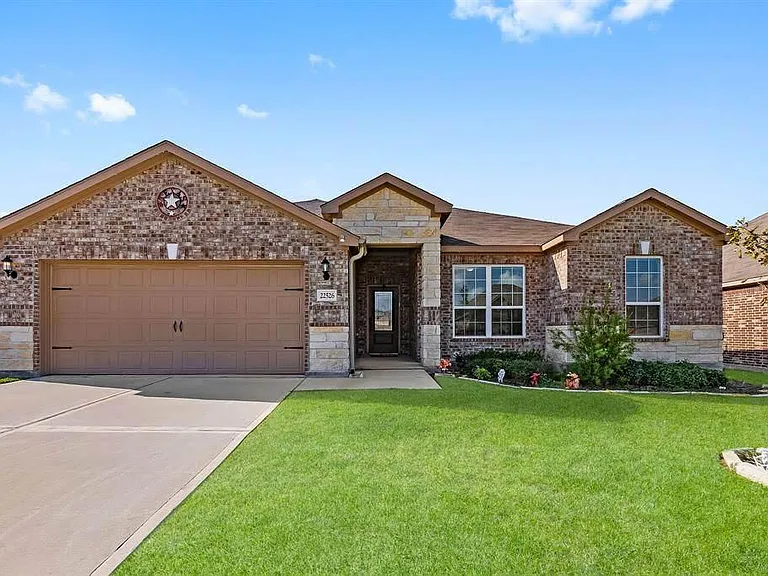 22526 Red Sparrow Dr — Photo 2