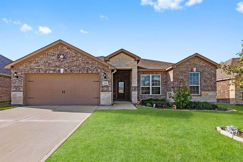 Building Photo - 22526 Red Sparrow Dr