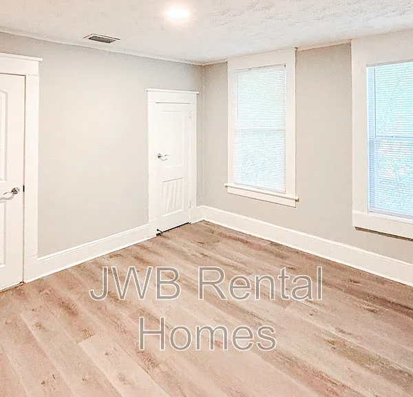419 Broward St — Photo 14