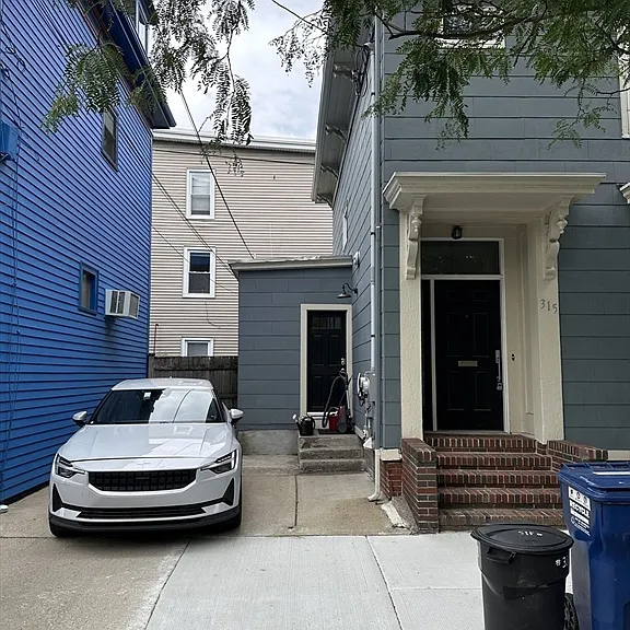 315 Windsor St #315 — Photo 23