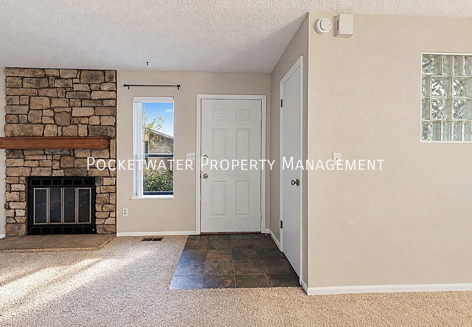 Ground-Level 2-Bed/2-Bath Boulder Condo with Garage, Central A/C & Pool — Photo 2