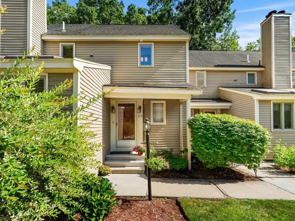 213 Brickett Hill Cir Unit 213, Haverhill, MA 01830