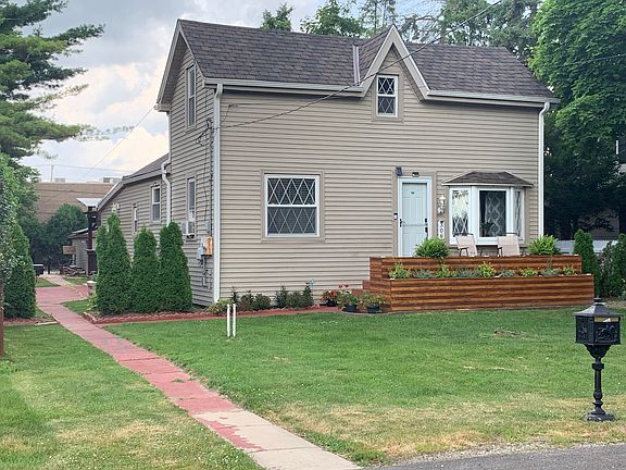 3rd image of 306 Burnett Ave