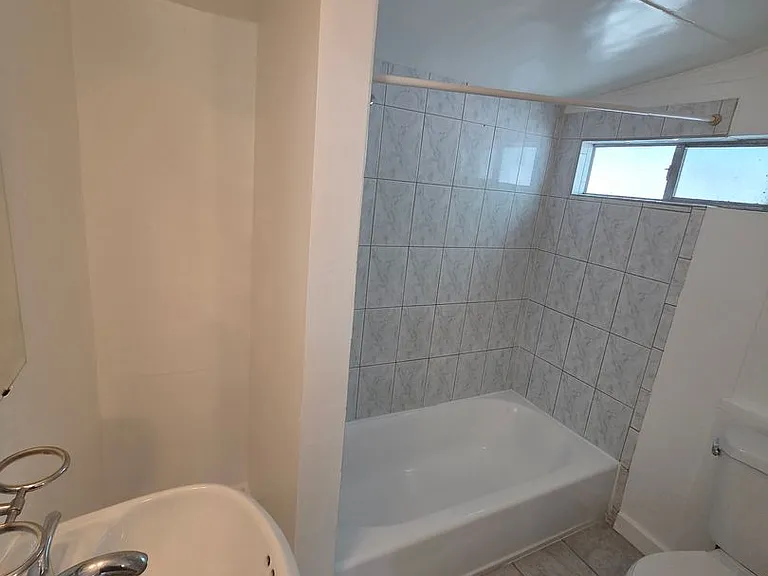 4628 York Blvd — Photo 6