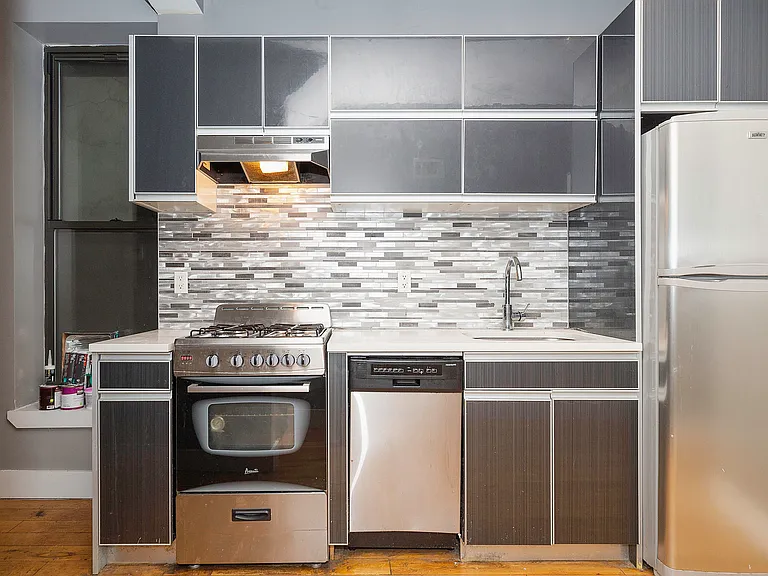 1444 Pacific St #1R — Photo 3