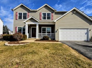 18216 W Redbud Ln, Gurnee, IL 60031