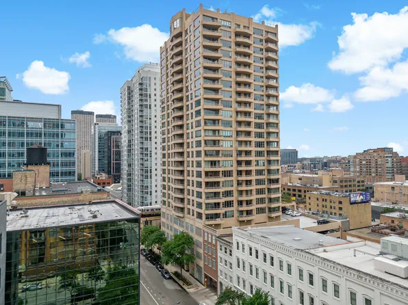 200 N Jefferson St APT 809, Chicago, IL 60661