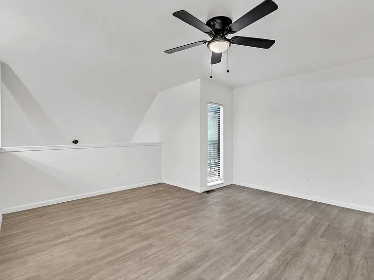 11560 N May Ave #205 — Photo 10