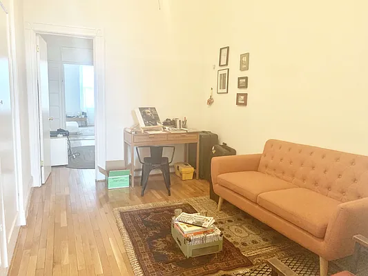 Rented by Premier Metro Realty Corp | media 14