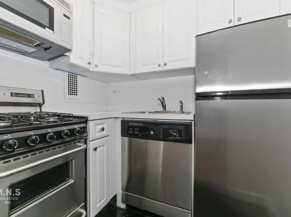 65 West 55th Street image 1 of 9
