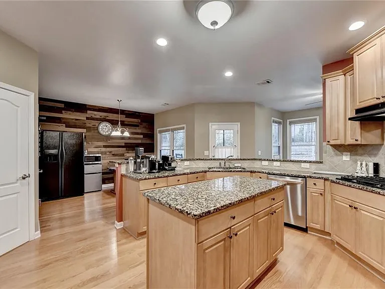 2213 Hamilton Mill Pkwy — Photo 28