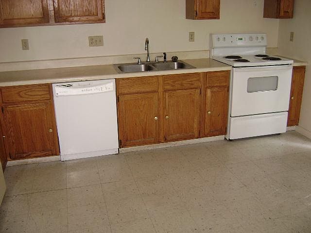 Kitchen with dishwasher
