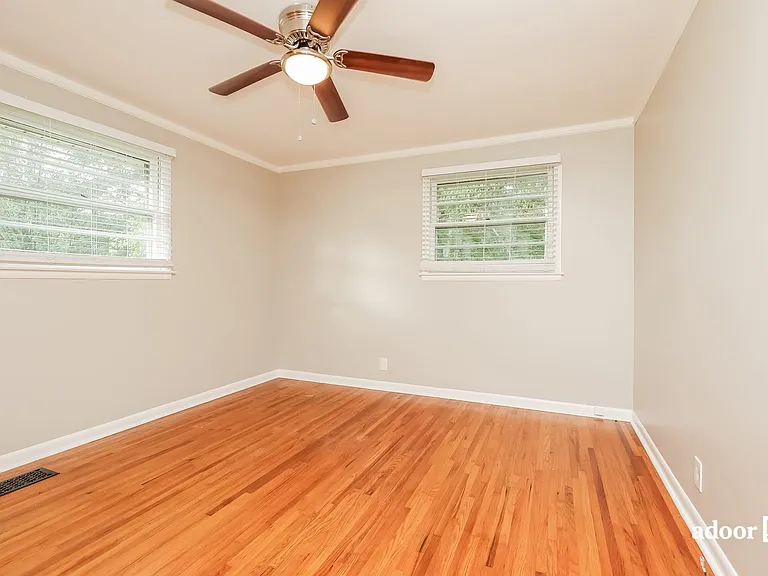 1332 Cheshire Dr — Photo 13