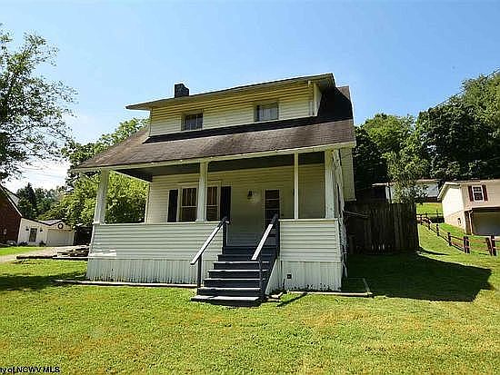 1st image of 18 Brady Ln