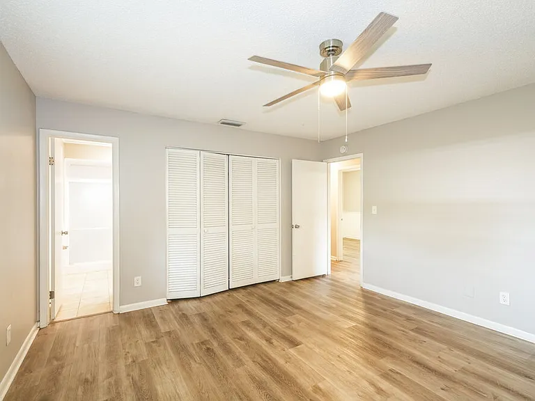 15709 Squirrel Tree Pl — Photo 11