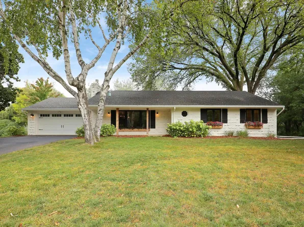 102 Chevy Chase Dr, Wayzata, MN 55391