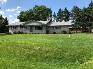 1529 Kingsway Dr, Highland, MI