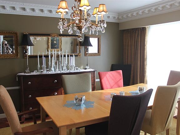 3rd image of 18 Oakbrook Pl